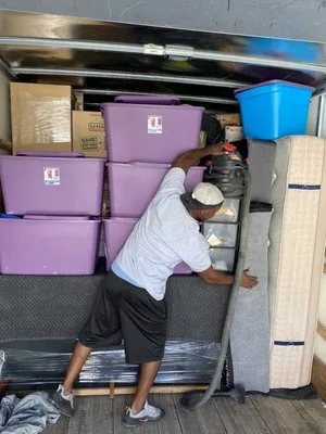 Fantastic Movers LLC