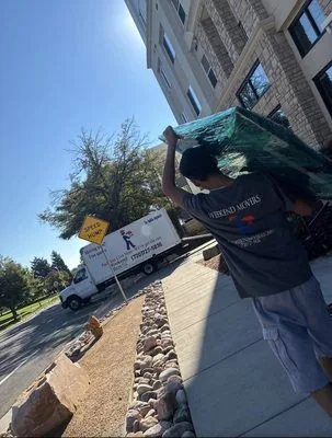 Weekend Movers LLC